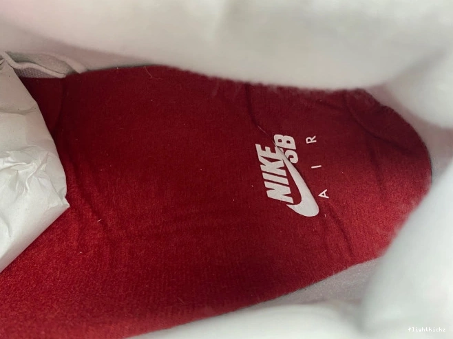 x Sapphire SB Jordan 4 DR5415-102 Red 0707